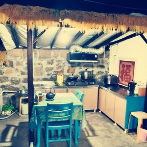 小院门前的樱桃树