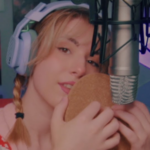 scratchy foam nail file tapping