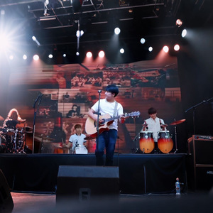 为你撑伞(伴奏)