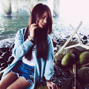 夏子と河原とモンシロチョウ 兵庫県加古川市加古川河川敷