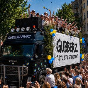 Stu Stu Studenten! (Studentflak Dunk)