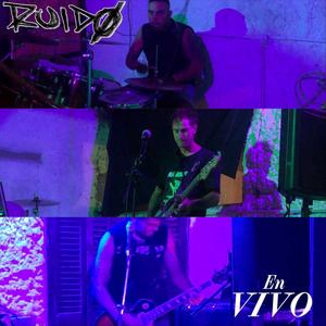 Llorando y Contento (En Vivo)