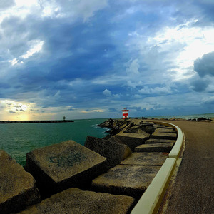 Round and Round (2018)