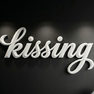 kissing