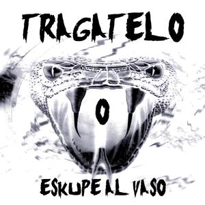 Trágatelo o escupe al vaso