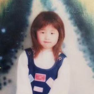 ถ้าเธอรักใครคนหนึ่ง（倘若你爱一人）