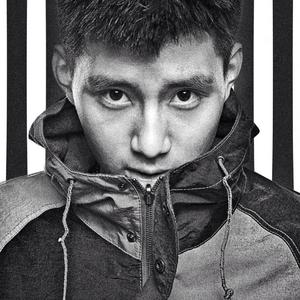 下午两点半趴在床上不知道怎么上传这一首18年写好的歌