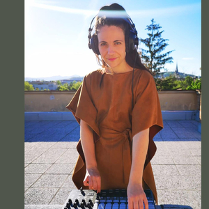 Japri Su Barcuni (feat. Jaxhe)