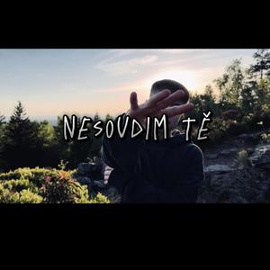 Nesoudim tě