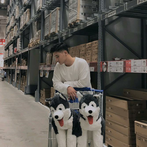 想带着妞妞去海边听着歌撸肉串吃龙虾喝高了直接躺沙滩上睡觉