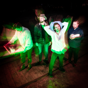 W stronę zachodzącego słońca