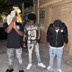 Smacking (feat. Ymm xai)