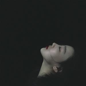 我总在深夜唱歌