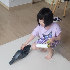 청소기로 먼지를 물리치고 물걸레로 소탕하자