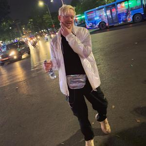 Drowning (feat. Young Nomad)