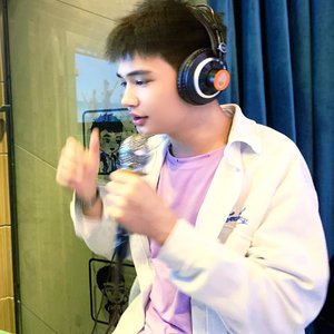 yiGana aXik（白日星）