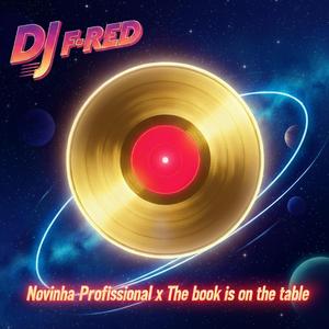 Novinha Profissional x The book is on the table