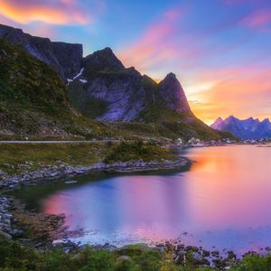 伞下的深秋恋曲