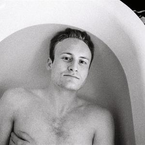 ¿Piensas en Mí? (feat. Corzine)