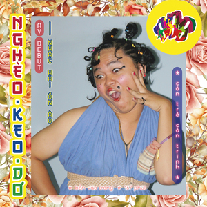 Cô gái bên kia đường