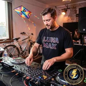 TROMB-OON! The Slap-Horn Anthem