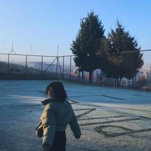 Ne Farkeder (feat. Yuzyuzeyken Konusuruz)