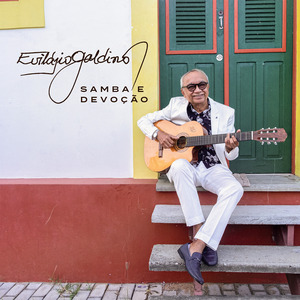 Rocas Lírio Entre Pedras