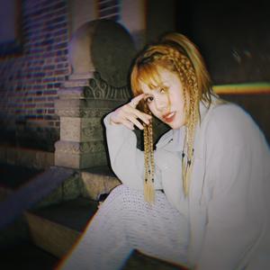 貧民億萬女孩' POOR ZILLIONAIRE GIRL