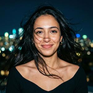 her echo in slow motion