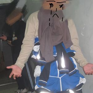 借落日最后一点余辉