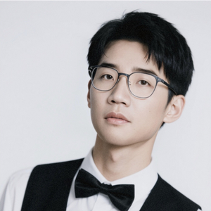 风卷最后一片落叶