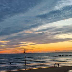 七天七世七光年