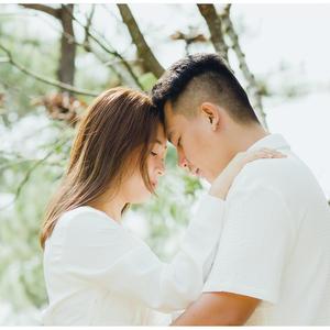 雨停了心還在痛 (chinese romantic song)