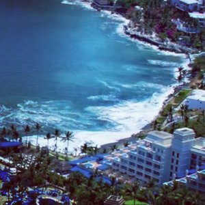 Cueva de antorchas seducen