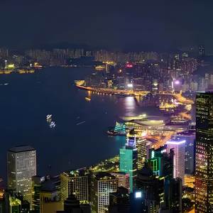 你说半夜那座天空会有谁等着我