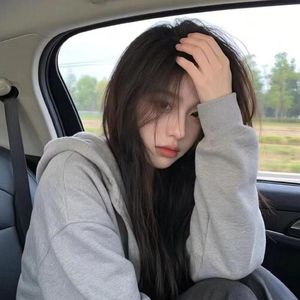 茉莉香漫的雨幕心跳