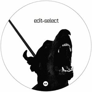 She Don't Like The Collar (2020)