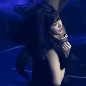 BLUEBLOOD（翻自:ive)