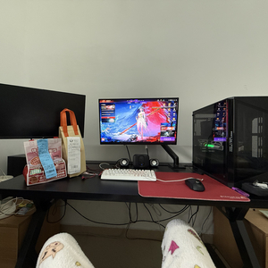 宅居游戏里  
游戏世界中的单身