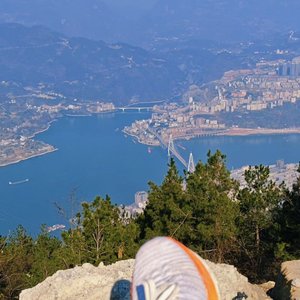 诗和远方都在人间