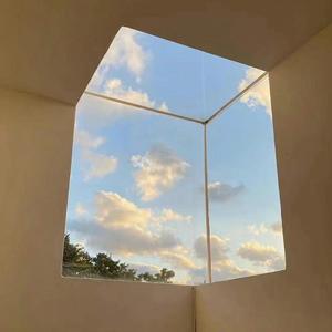 乌鸦不像写字台