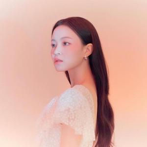 홀로（Holo )（翻自 이하이）