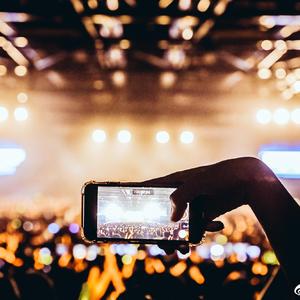 无问（张毅轩）