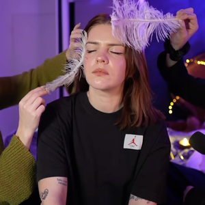 Massage relaxant du cuir chevelu et des épaules