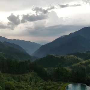 龙泉山之夏