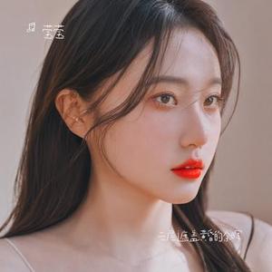 云层遮盖黄昏的余晖