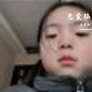 深秋孤影下的落叶之寂