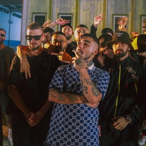 Hastanenin Önünde 2.0