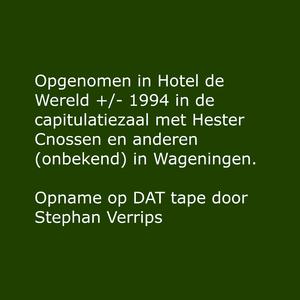 Hester Cnossen en anderen met een naamloze opname vanuit de capitulatiezaal