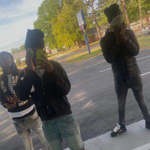 M523 (feat. Trehavinn)